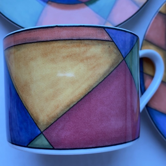 Victoria and Beale prism cups and saucers - Picture 3 of 7